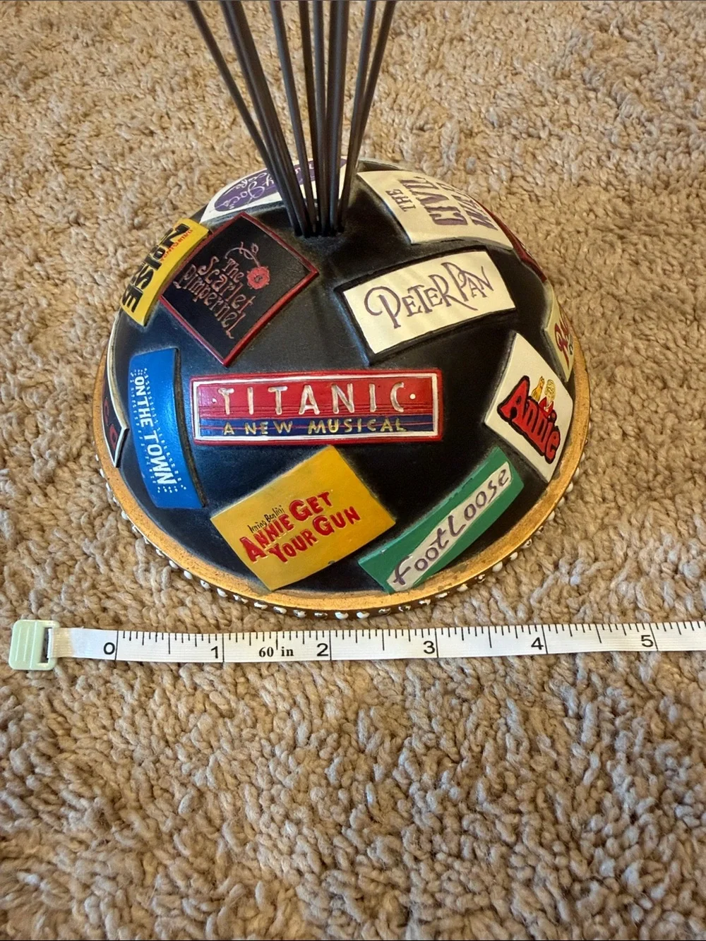 Broadway Photo Stand